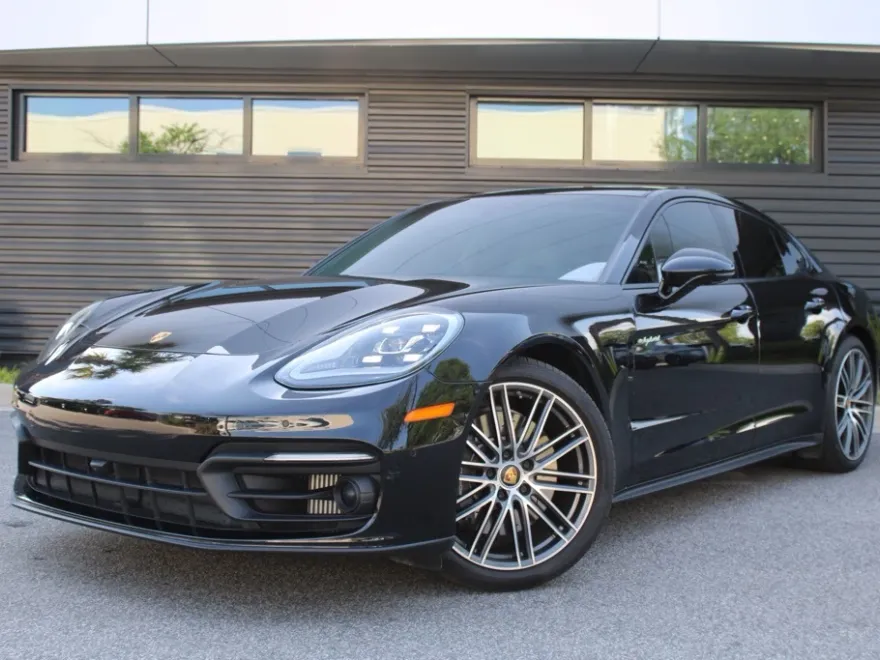 2023 Porsche Panamera E-Hybrid photo 1