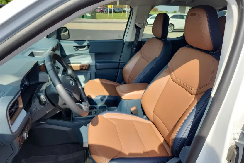 2023 Ford Maverick Lariat photo 1