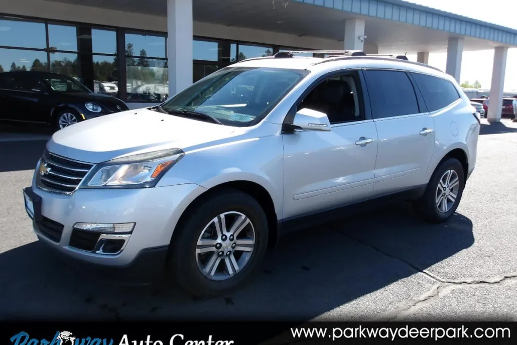 2016 Chevrolet Traverse 2LT photo 1