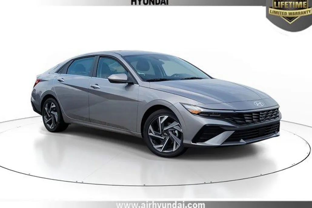 2025 Hyundai Elantra SEL Convenience photo 1