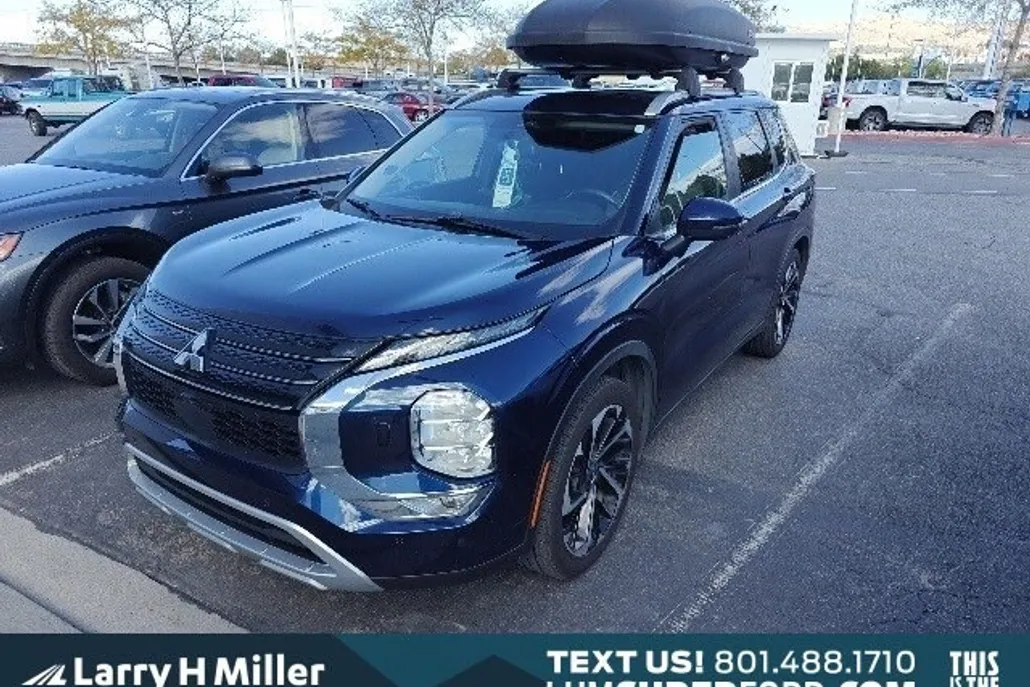 2022 Mitsubishi Outlander Black Edition LE SEL GT photo 1