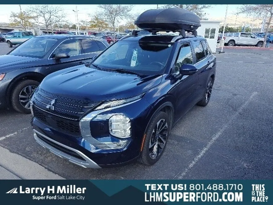 2022 Mitsubishi Outlander Black Edition LE SEL GT photo 1