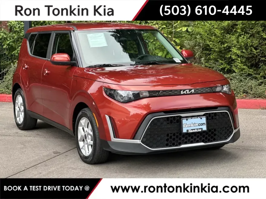 2023 Kia Soul LX photo 1