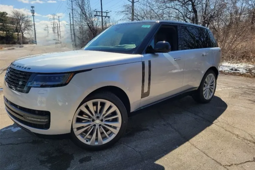 2025 Land Rover Range Rover SE photo 1