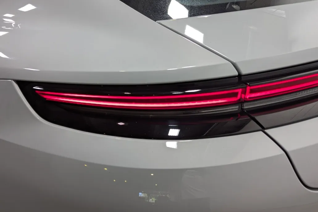 2025 Porsche Panamera 4 photo 1