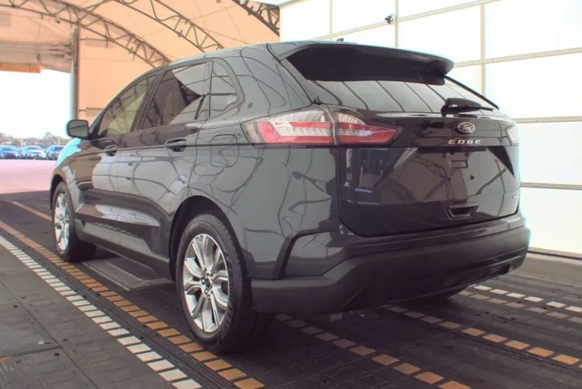 2024 Ford Edge SE photo 1