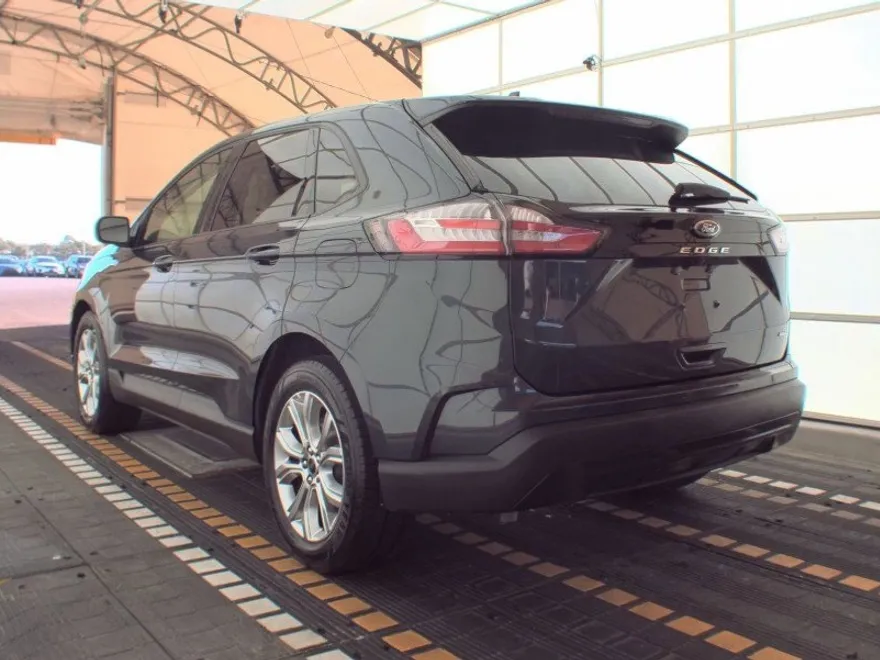 2024 Ford Edge SE photo 1