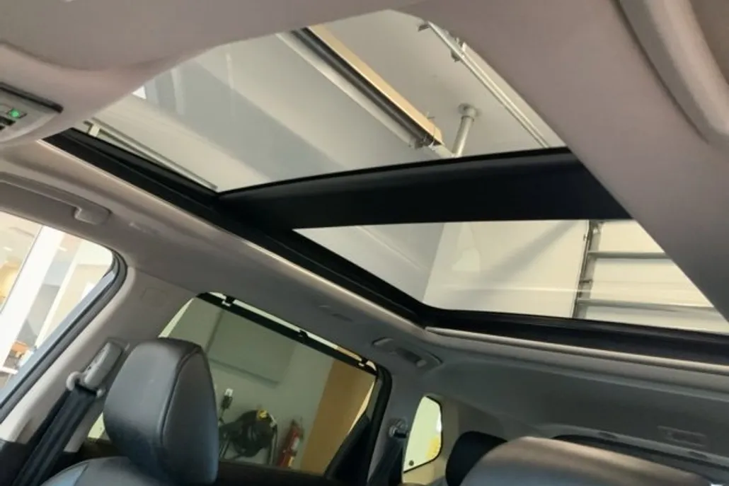 2023 Nissan Rogue SV photo 1