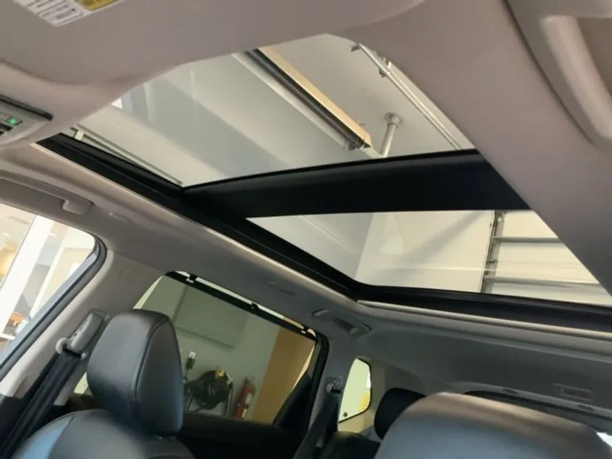 2023 Nissan Rogue SV photo 1