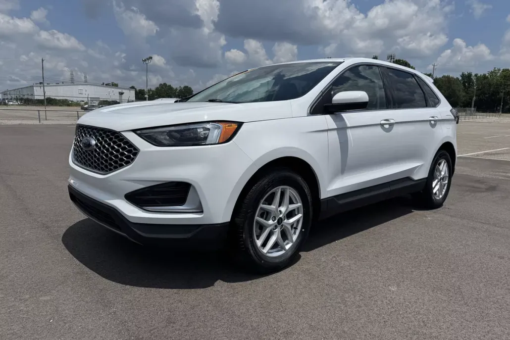 2023 Ford Edge SEL photo 1