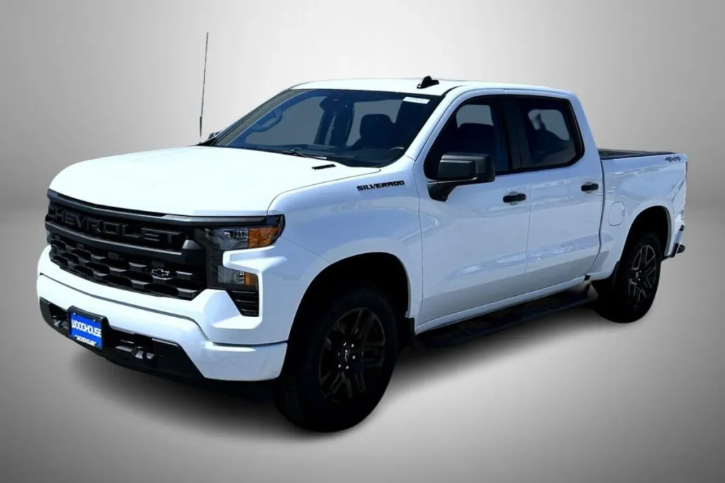 2025 Chevrolet Silverado 1500 Custom photo 1