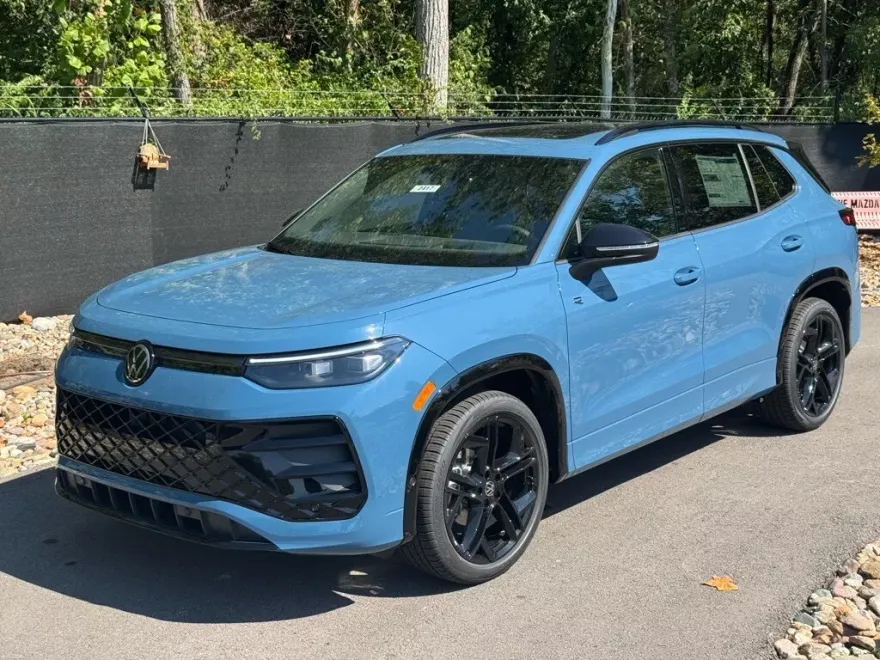 2025 Volkswagen Tiguan SE R-Line Black photo 1