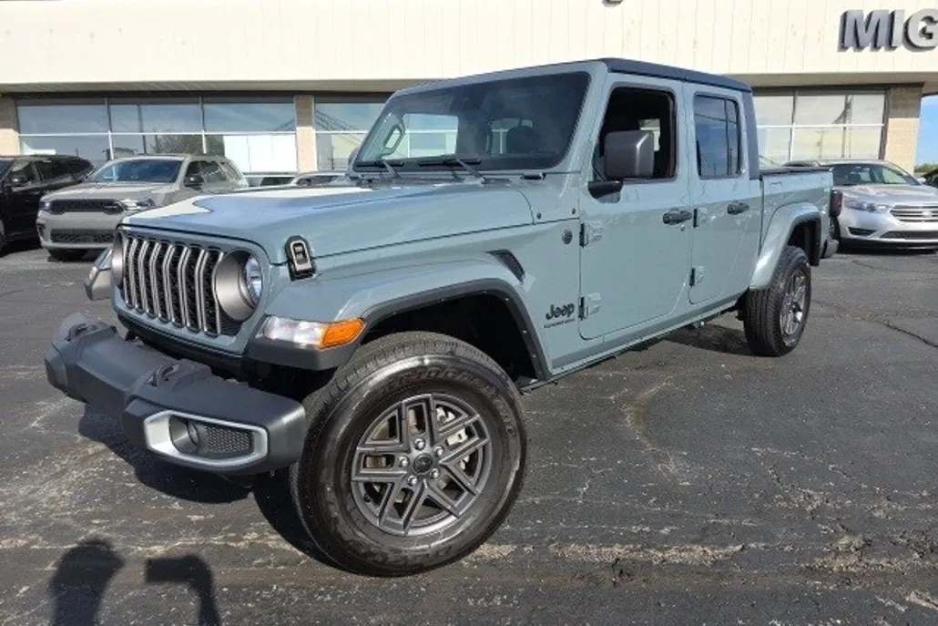2024 Jeep Gladiator Sport photo 1