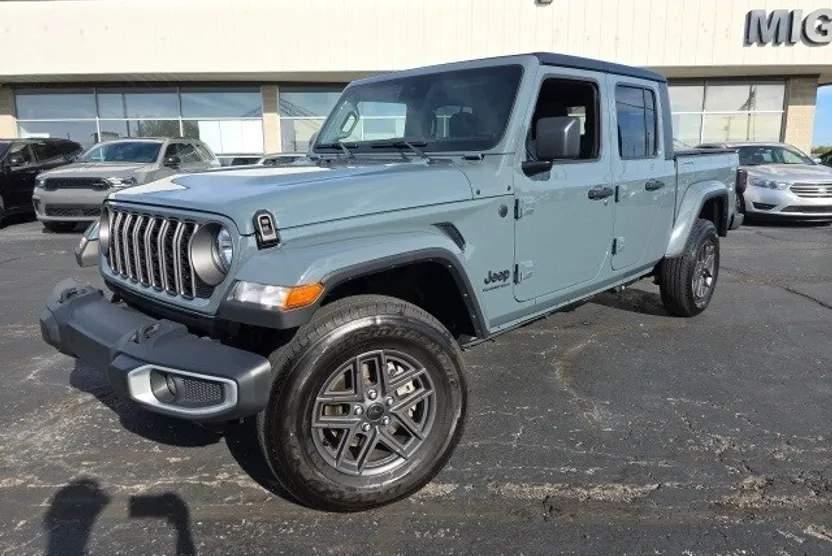 2024 Jeep Gladiator Sport photo 1