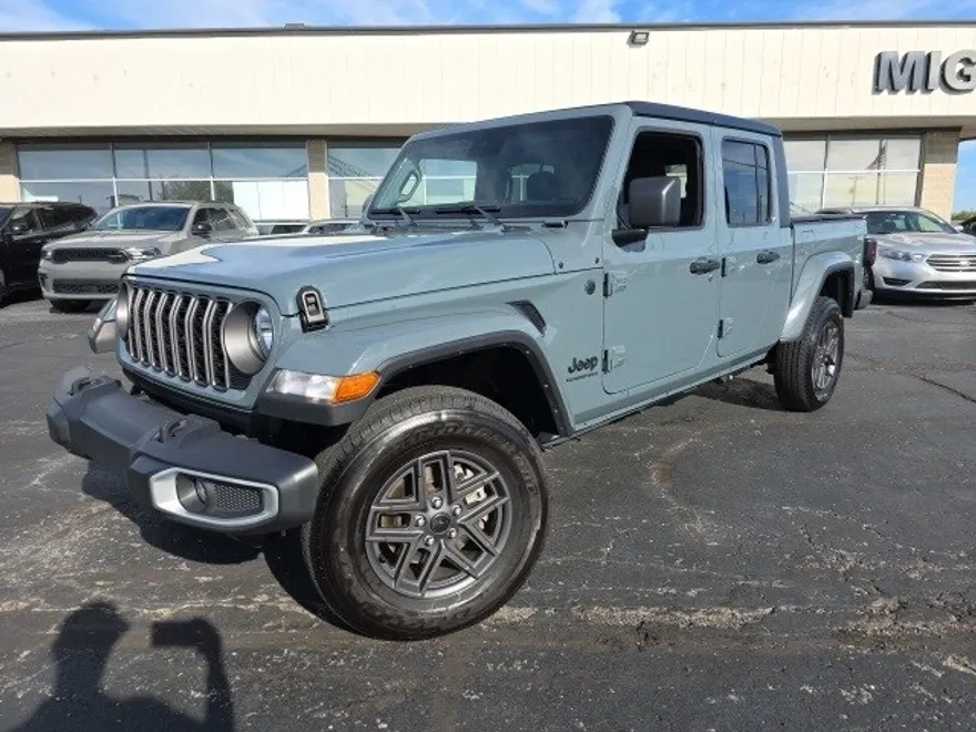 2024 Jeep Gladiator Sport photo 1