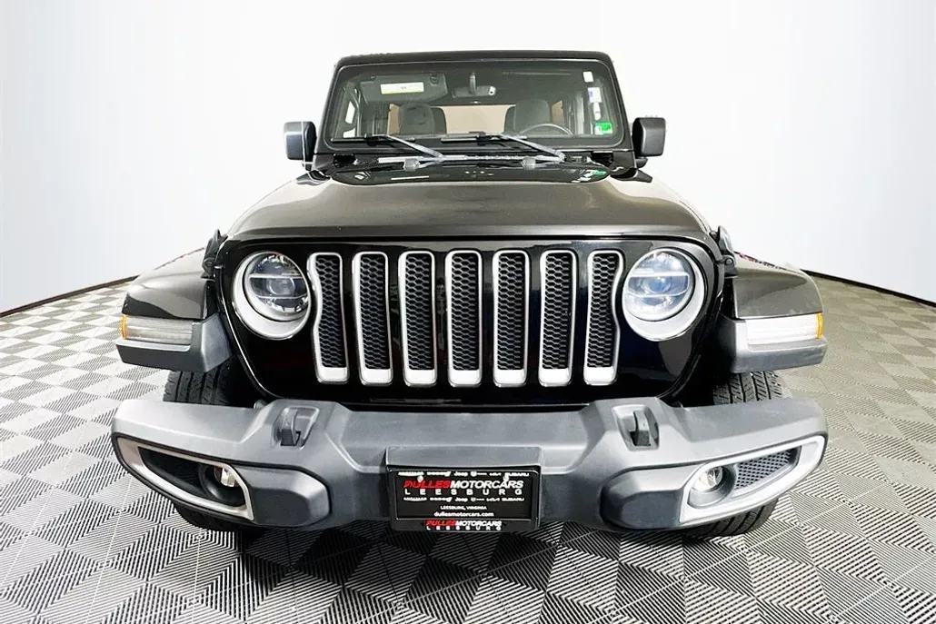 2019 Jeep Wrangler Unlimited Sahara photo 1