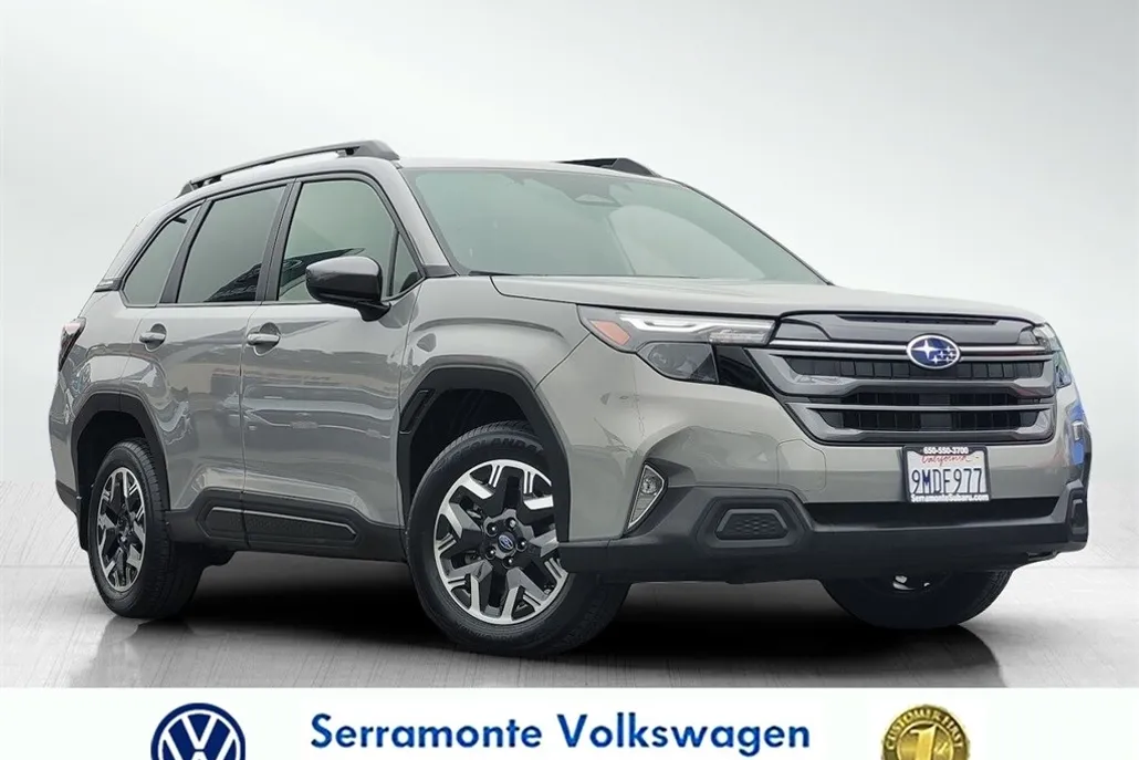 2025 Subaru Forester Premium Base photo 1