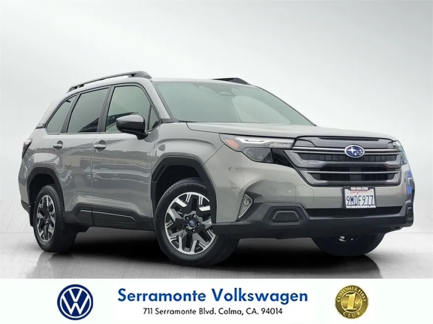 2025 Subaru Forester Premium Base photo 1