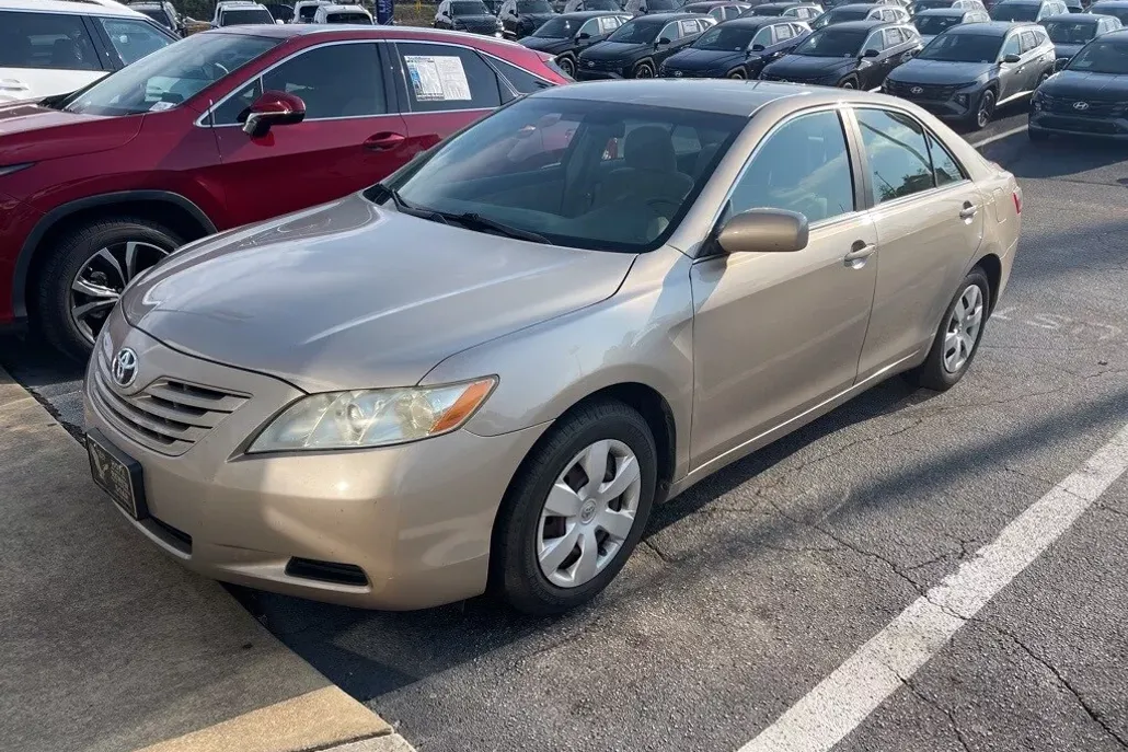 2007 Toyota Camry LE photo 1