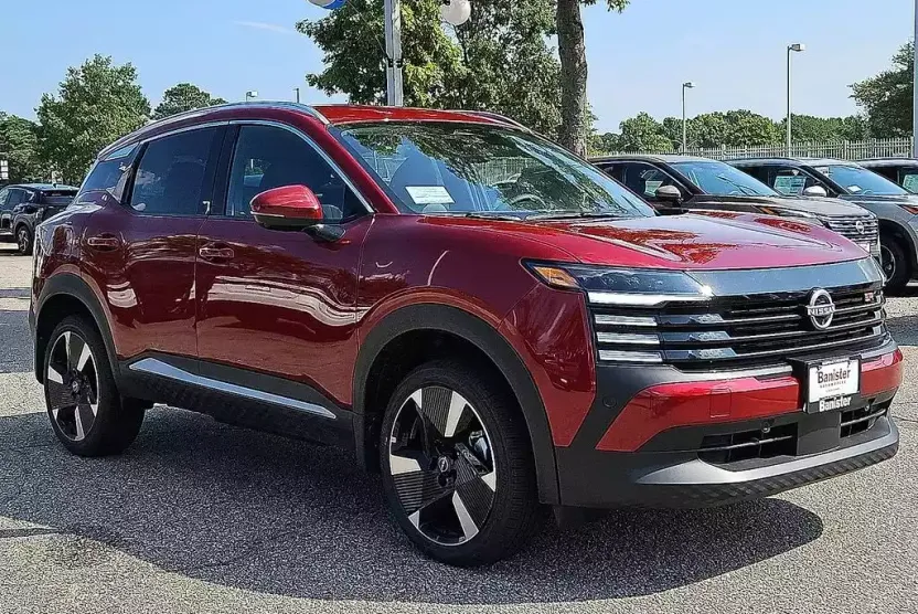 2025 Nissan Kicks SR photo 1