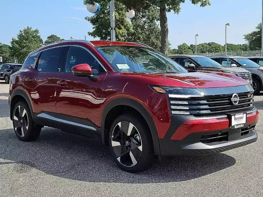 2025 Nissan Kicks SR photo 1