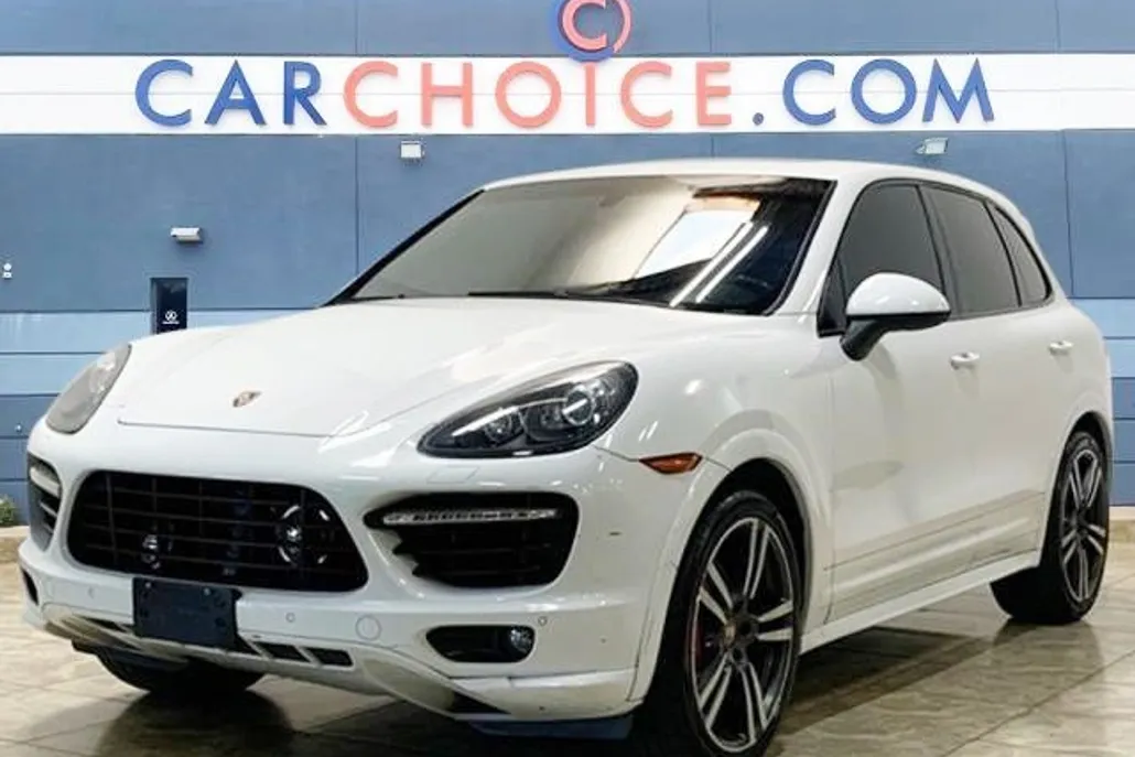 2014 Porsche Cayenne GTS photo 1