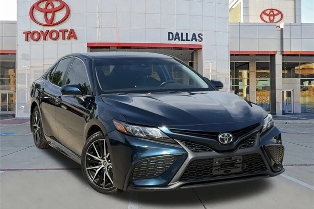2021 Toyota Camry SE photo 1