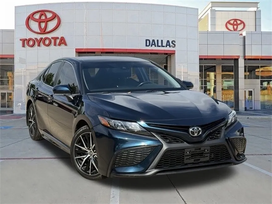 2021 Toyota Camry SE photo 1