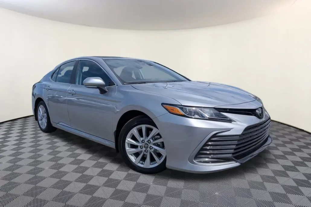 2024 Toyota Camry LE photo 1