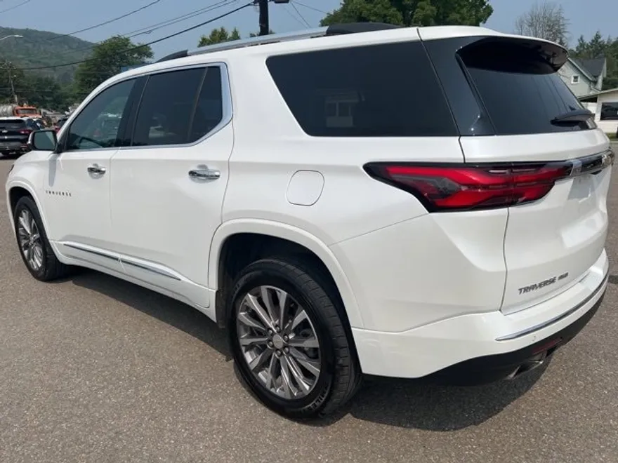 2022 Chevrolet Traverse Premier photo 1
