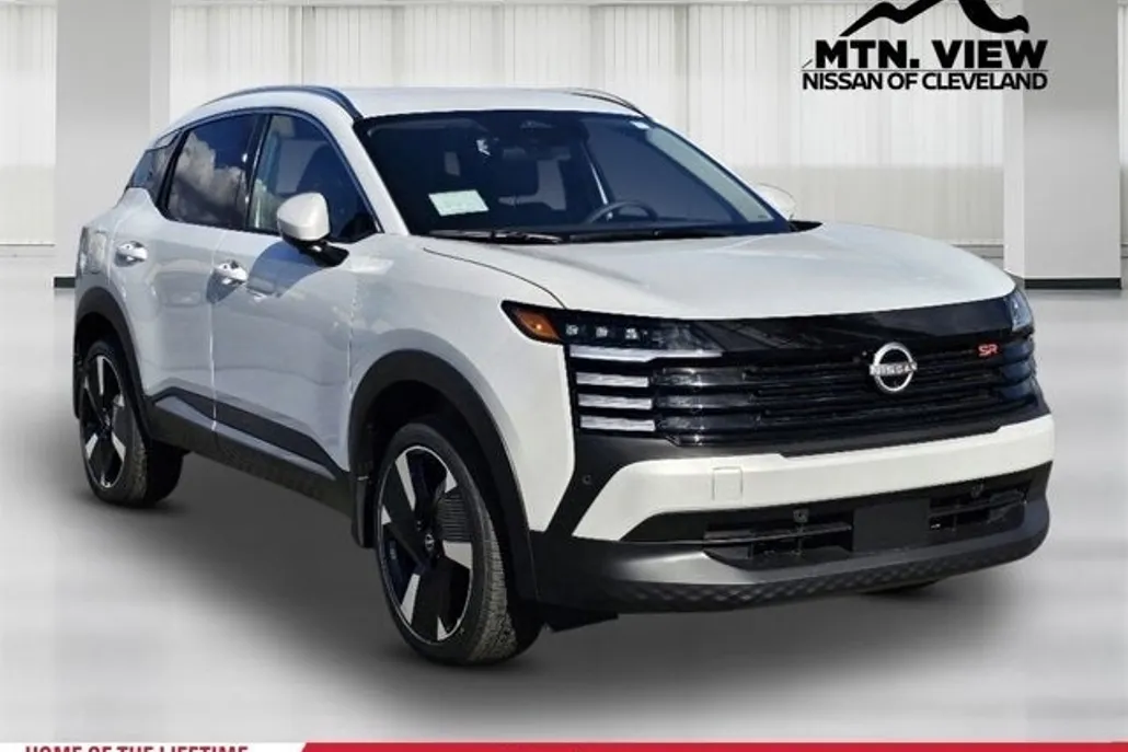 2025 Nissan Kicks SR photo 1