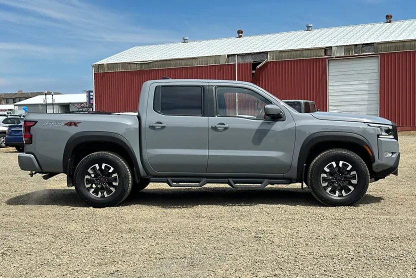 2023 Nissan Frontier PRO-4X photo 1