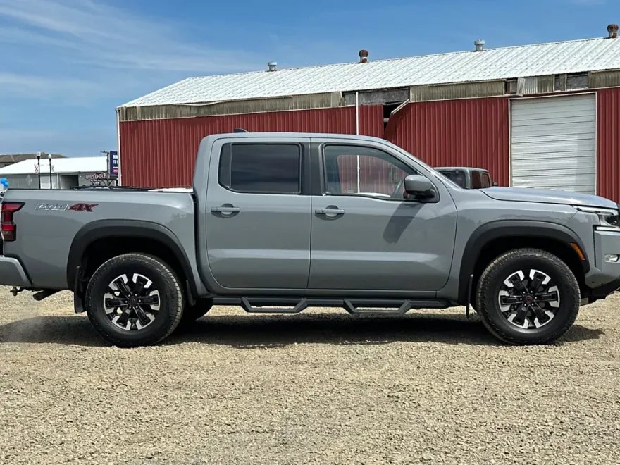 2023 Nissan Frontier PRO-4X photo 1