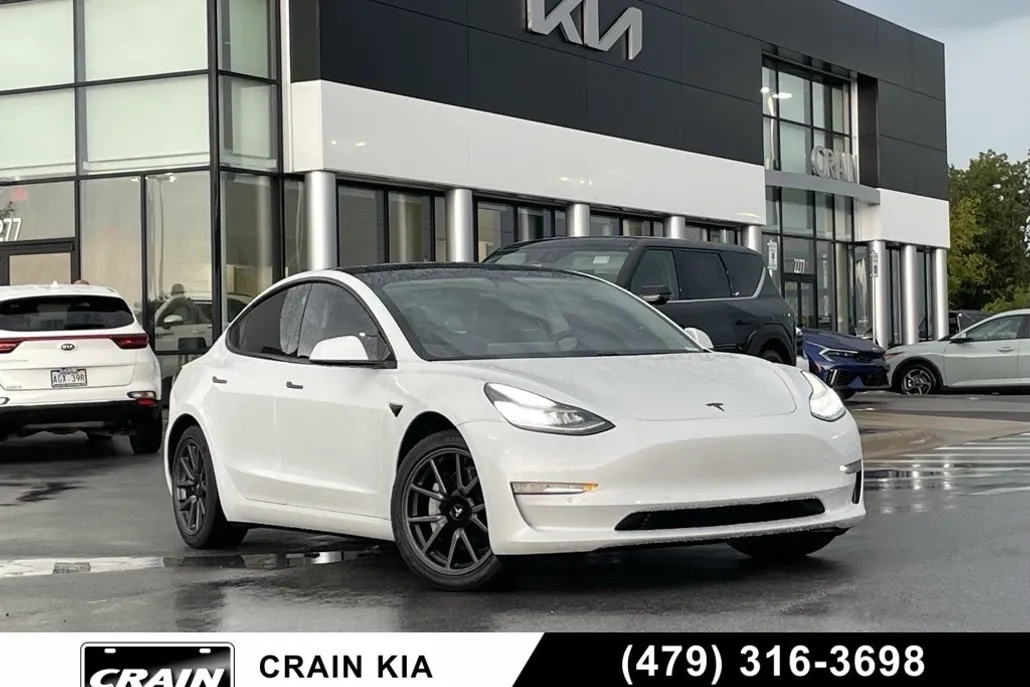 2020 Tesla Model 3 Long Range photo 1
