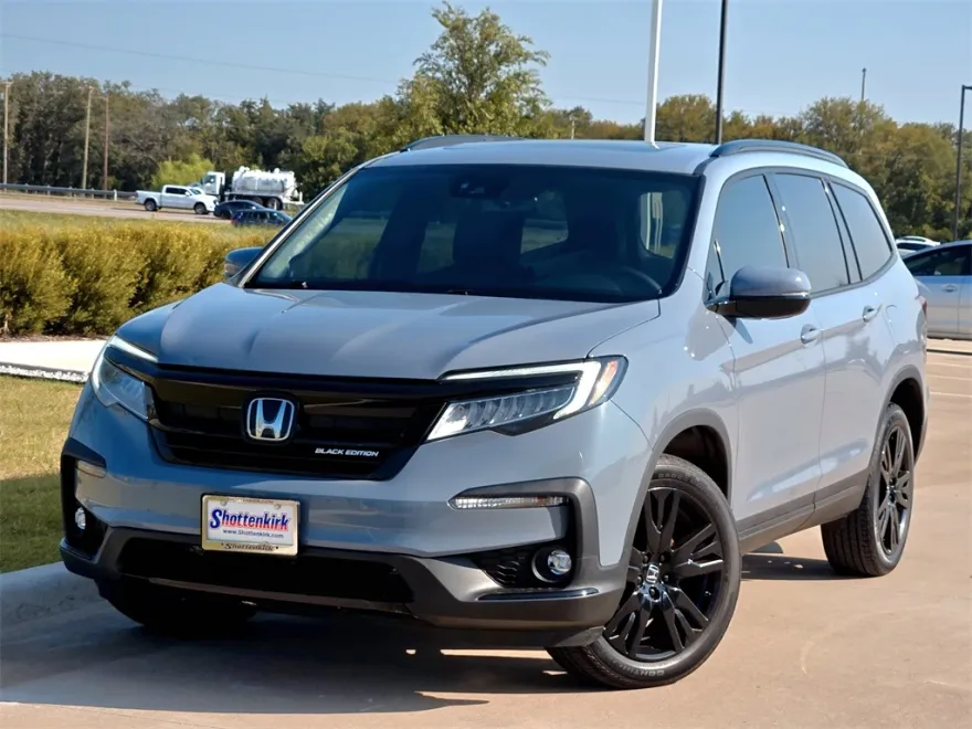 2022 Honda Pilot Black Edition photo 1