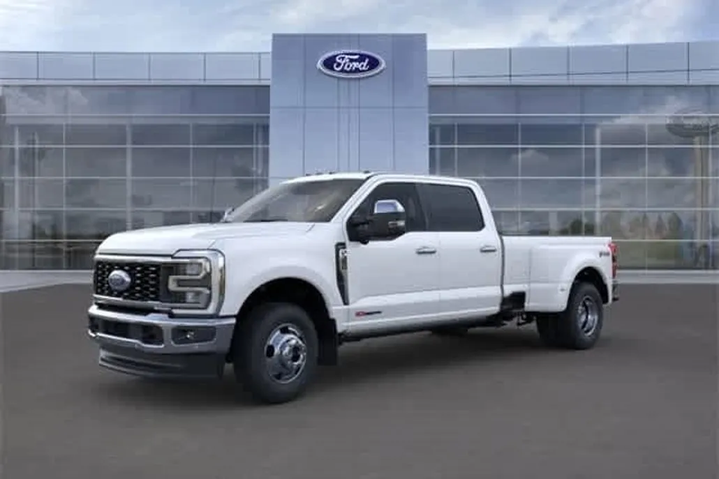 2025 Ford F-350 Lariat photo 1