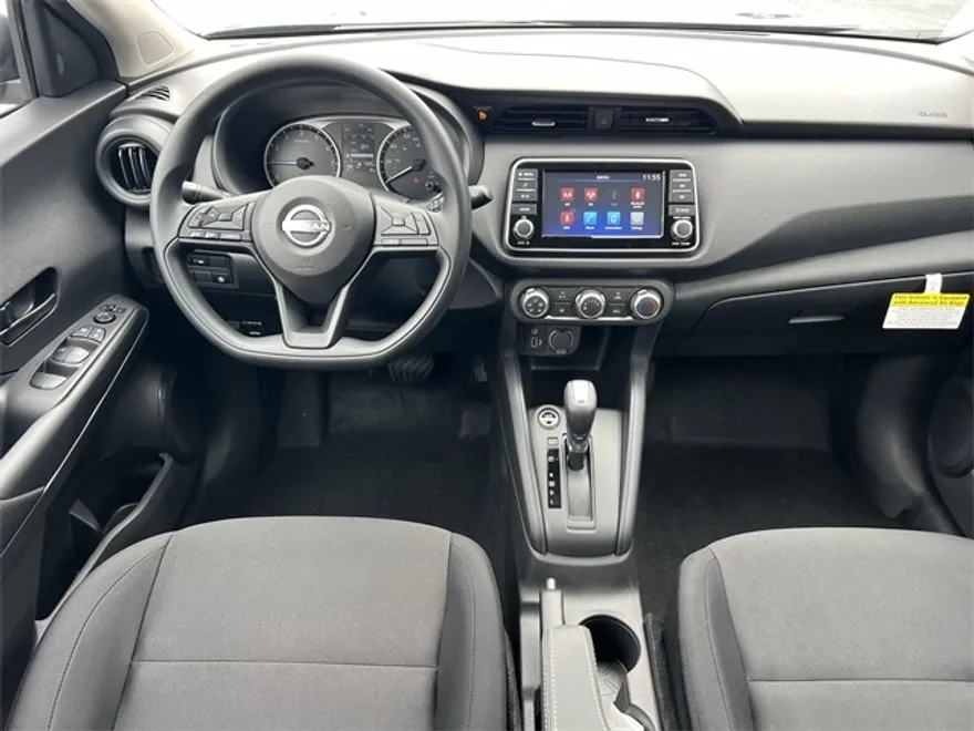 2025 Nissan Kicks Play S photo 1