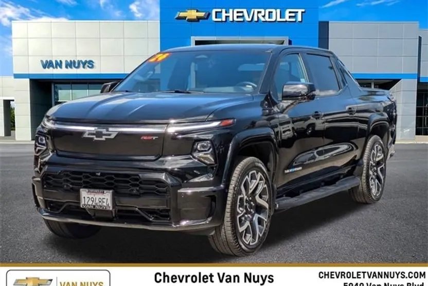 2024 Chevrolet Silverado EV RST photo 1