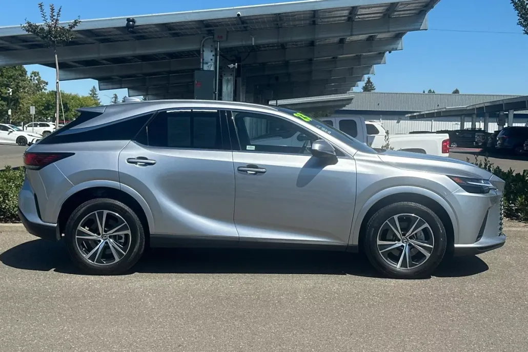 2023 Lexus RX 350h AWD photo 1
