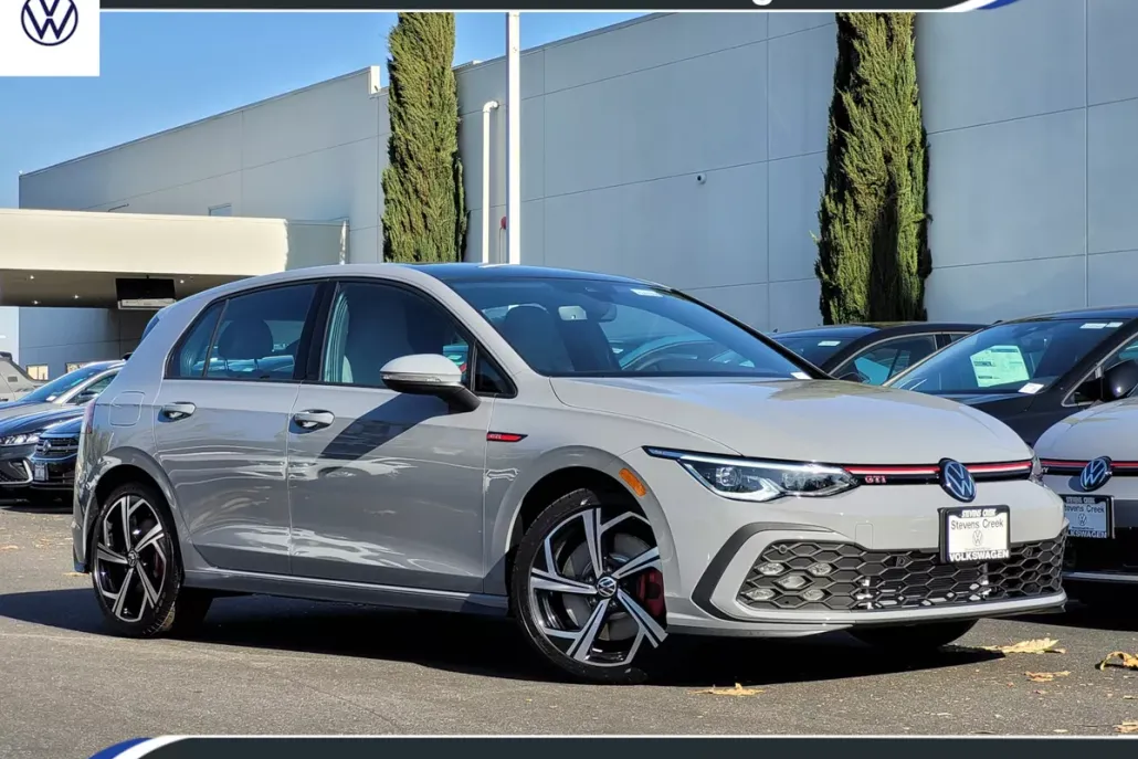 2024 Volkswagen Golf GTI SE photo 1