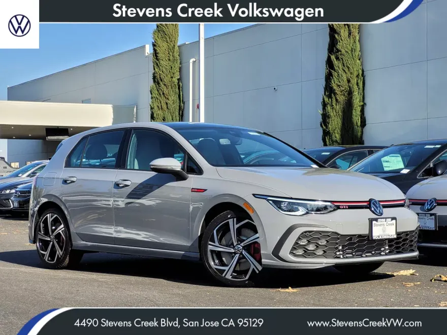 2024 Volkswagen Golf GTI SE photo 1