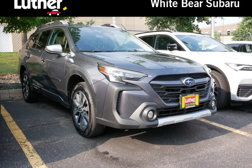 2024 Subaru Outback Touring photo 1
