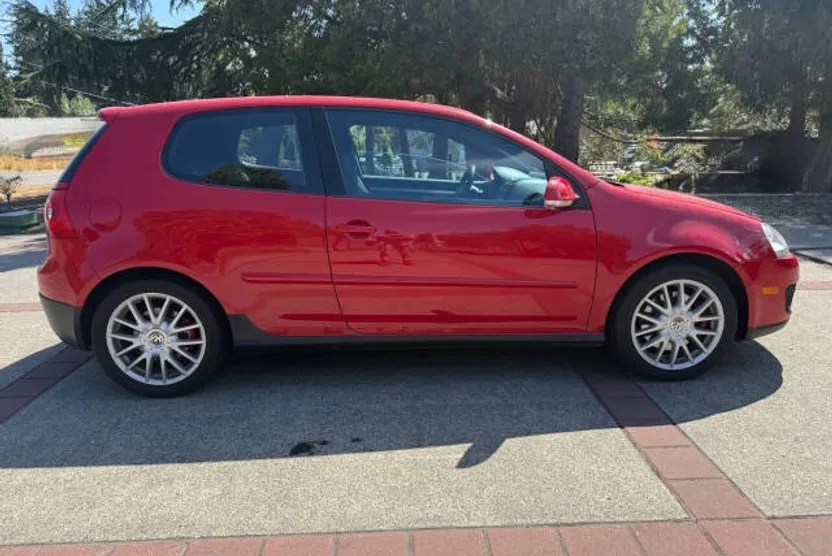 2006 Volkswagen Golf GTI Base photo 1