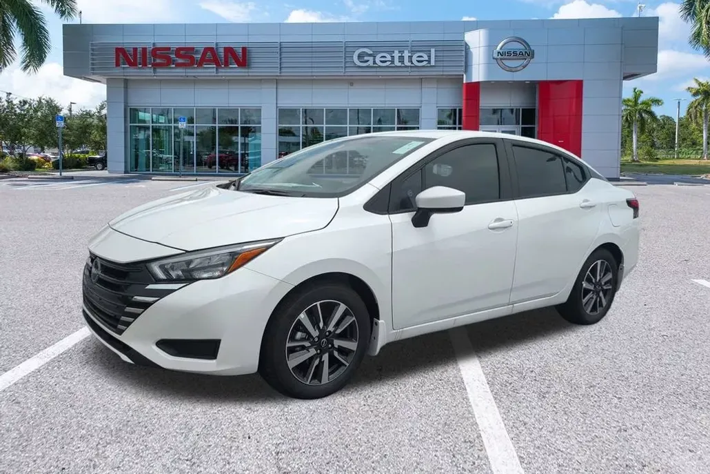 2025 Nissan Versa SV photo 1