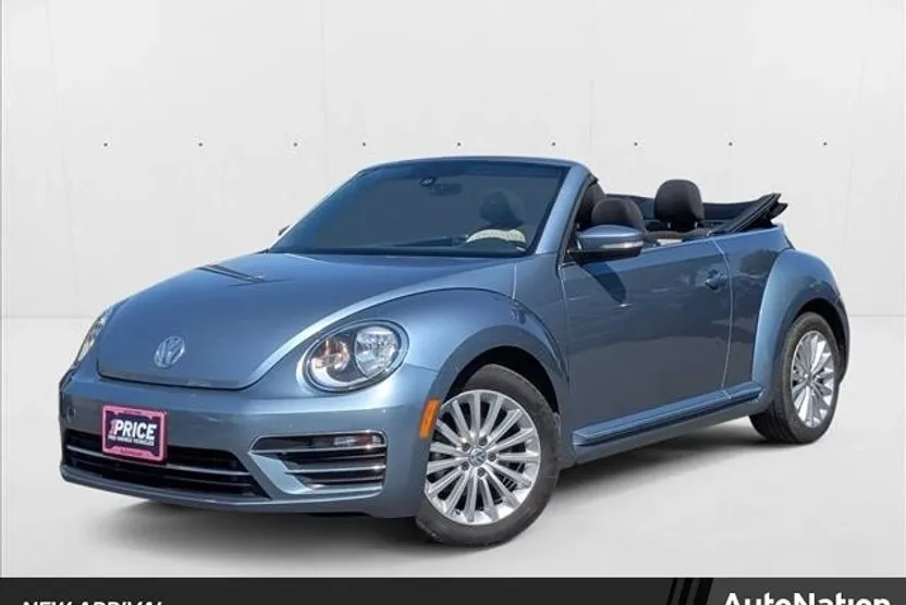 2019 Volkswagen Beetle S photo 1