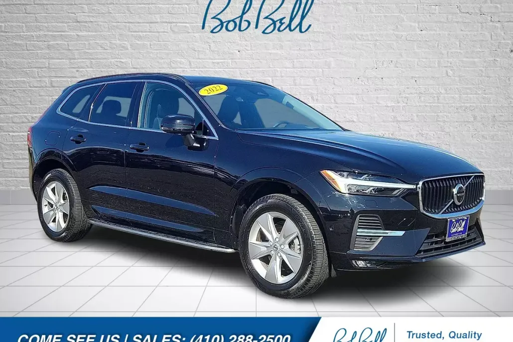 2022 Volvo XC60 B5 Momentum photo 1