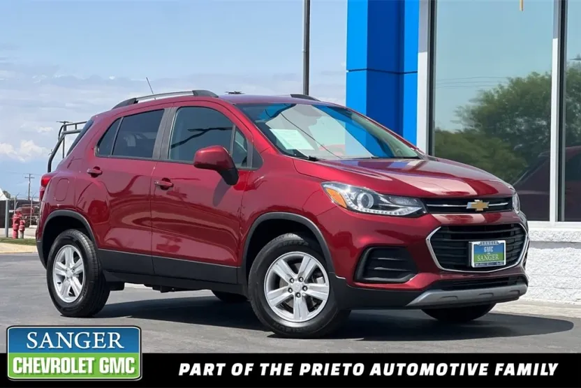 2022 Chevrolet Trax LT photo 1