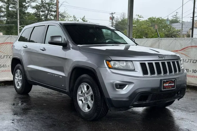 2015 Jeep Grand Cherokee Laredo photo 1