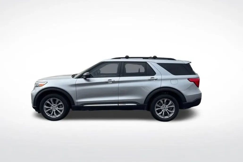 2022 Ford Explorer XLT photo 1
