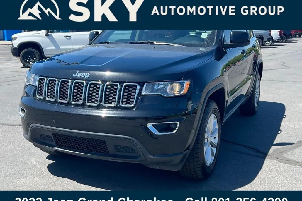 2022 Jeep Cherokee Laredo photo 1